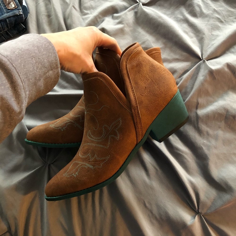 Jomali booties size 10 brand new